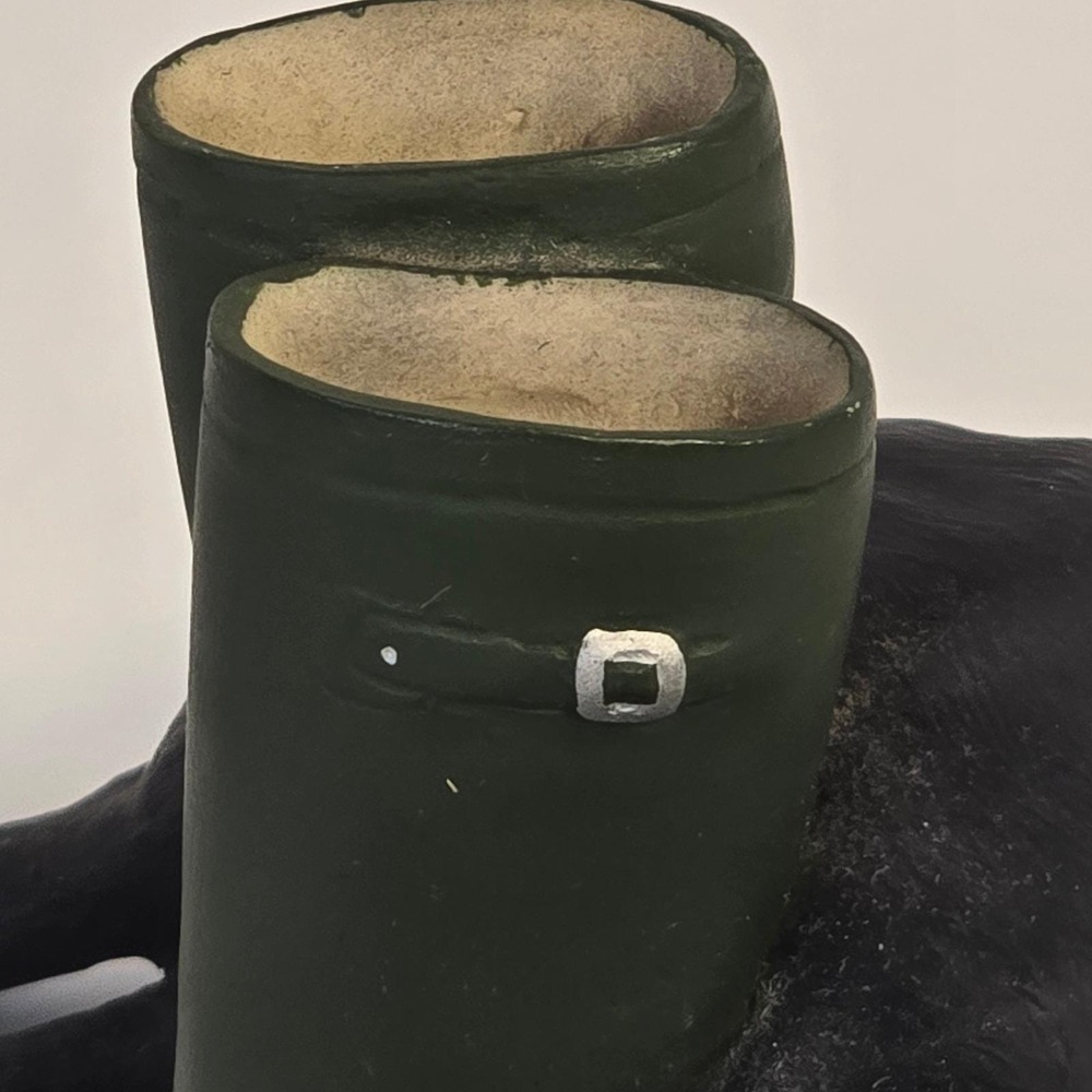 Vintage Black Labrador Dog Figurine with Green Wellington‎ Boots For Collector - Picture 7 of 15